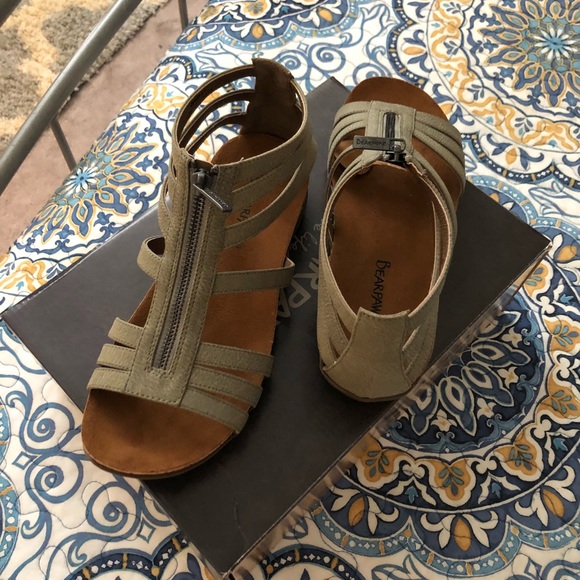 bearpaw layla sandal